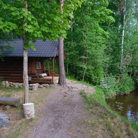 Kallaste Talu- Turismitalu & *